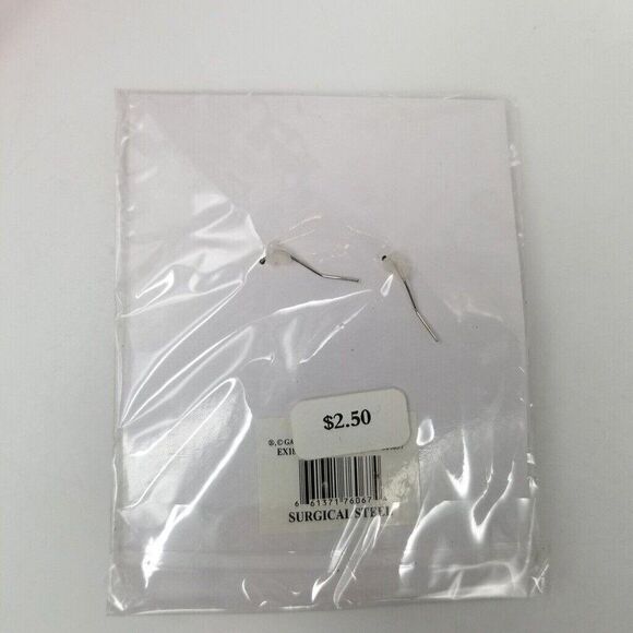 Christmas Grab Gift Set Bow Earrings Tree Pen Knit Socks Stretch Ring Lot 5 New - Picture 6 of 8